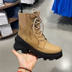 Brand New! no box!Sorel’s Women’s Brown Boots! US Size 9